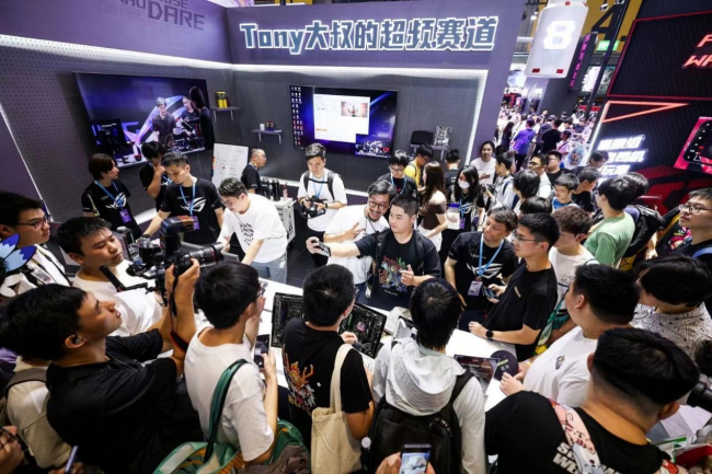 im电竞网站竞无止境信仰集结！ROG玩家国度电竞神装嗨翻BW2024(图17)