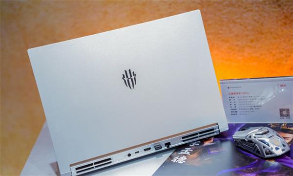 红魔电竞盛宴燃爆2024ChinaJoy：全系列装备震撼登场体验区人气爆棚(图9)
