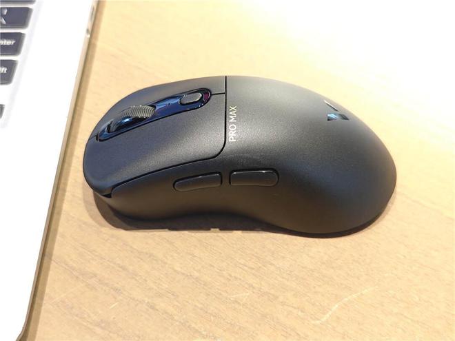 电竞全能伴侣雷柏VT3PROMAX双模游戏鼠标开箱使用体验(图6)