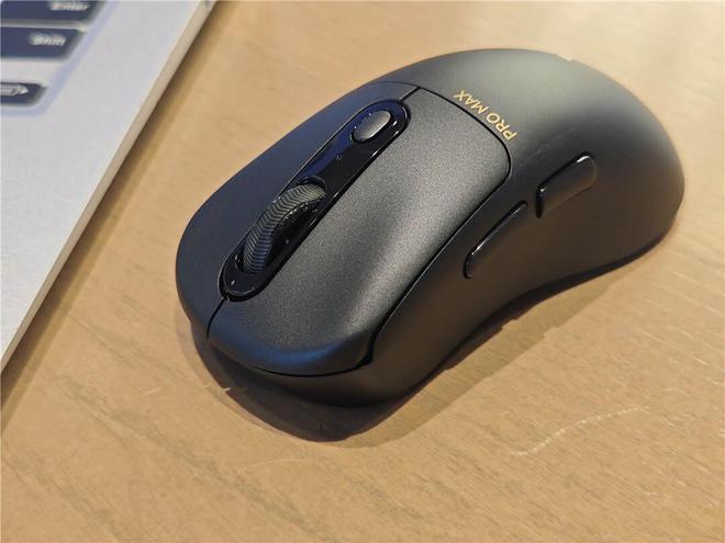 电竞全能伴侣雷柏VT3PROMAX双模游戏鼠标开箱使用体验(图7)