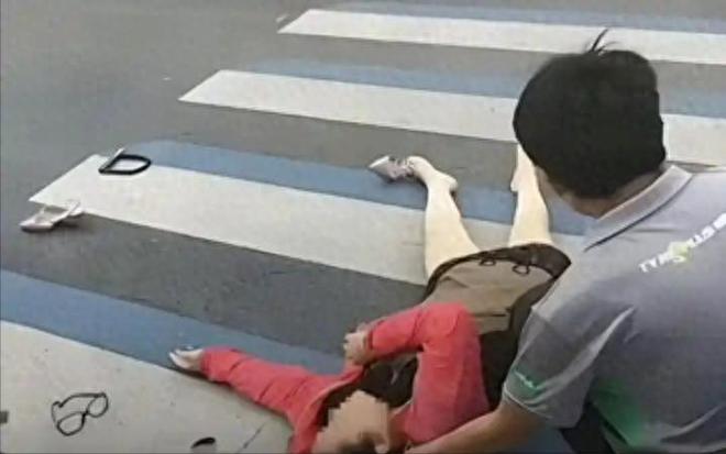 老人撞人获赔律师呼吁尊重调解意愿勿做普法宣传！(图1)