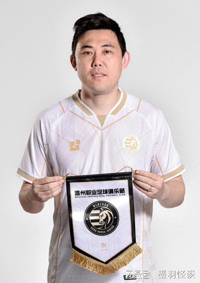 im电竞平台能量槽闪烁！八冠王周边遭误解激活球迷李学鹏重返广州挑战蒲队(图1)