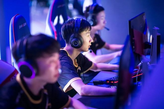 im电竞网站电竞行业残酷线%吃土！(图3)