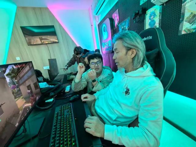 “00后电竞导师”上线！他们的学生平均年龄就有65岁(图4)