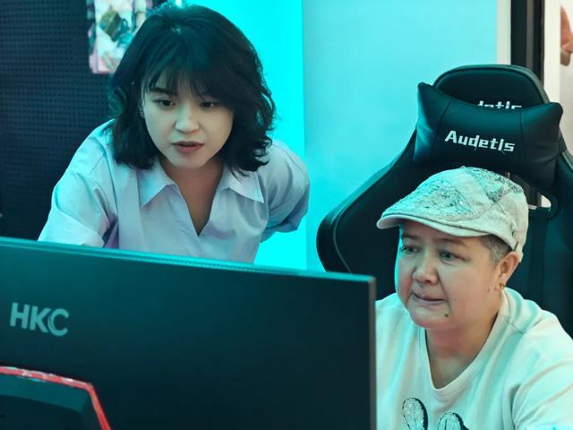 “00后电竞导师”上线！他们的学生平均年龄就有65岁(图3)