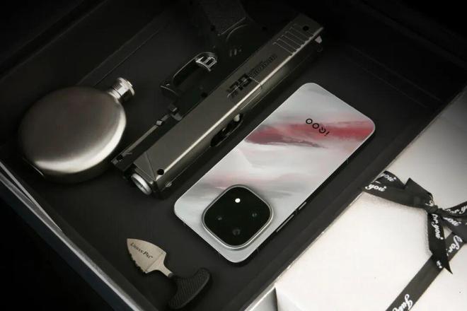 让电竞的未来持续“双超”｜聊聊iQOO15关于“性能旗舰的自我修养”(图4)