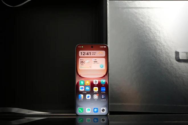 让电竞的未来持续“双超”｜聊聊iQOO15关于“性能旗舰的自我修养”(图12)