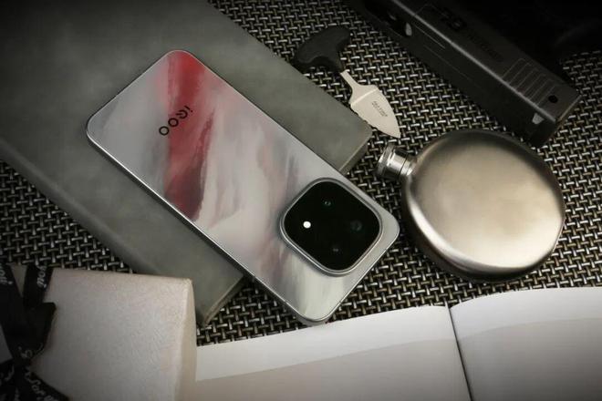 让电竞的未来持续“双超”｜聊聊iQOO15关于“性能旗舰的自我修养”(图13)