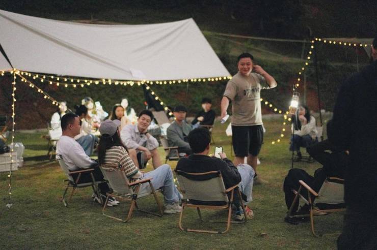 腾讯五年牵手万科泊寓社群+电竞助力青年融入im电竞网站城市(图3)