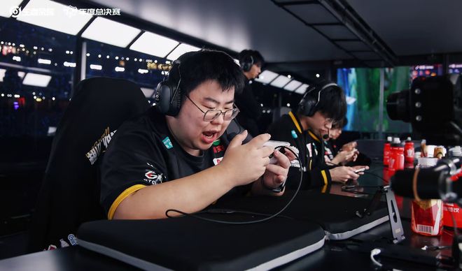 超六万人“鸟巢”见证im电竞平台传奇六连冠成都AG超玩会成功蝉联总冠军(图4)