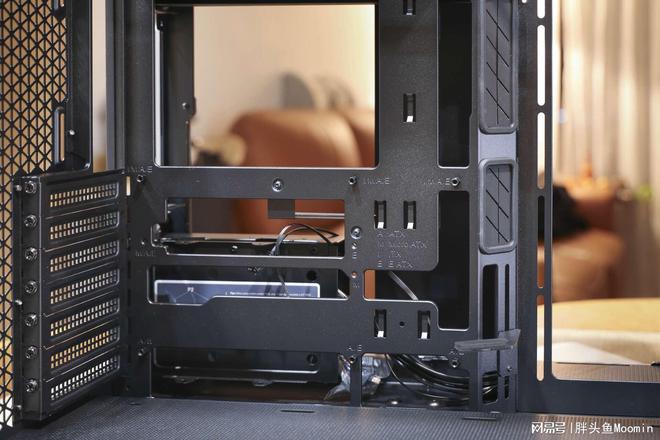 im电竞网站不仅颜值出众更兼顾散热的电竞海景房机箱乔思伯X400来了(图11)