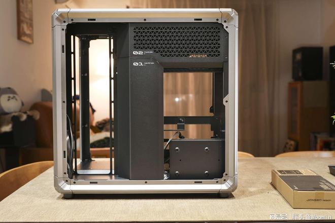 im电竞网站不仅颜值出众更兼顾散热的电竞海景房机箱乔思伯X400来了(图12)