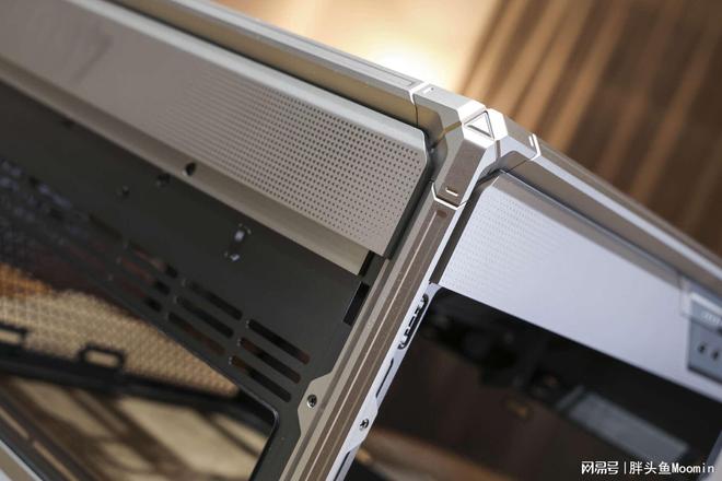 im电竞网站不仅颜值出众更兼顾散热的电竞海景房机箱乔思伯X400来了(图6)