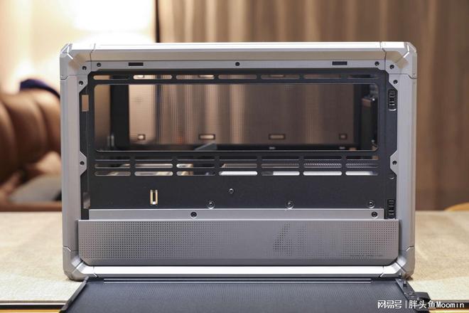 im电竞网站不仅颜值出众更兼顾散热的电竞海景房机箱乔思伯X400来了(图14)