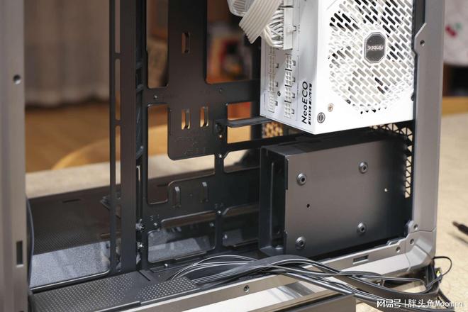 im电竞网站不仅颜值出众更兼顾散热的电竞海景房机箱乔思伯X400来了(图27)