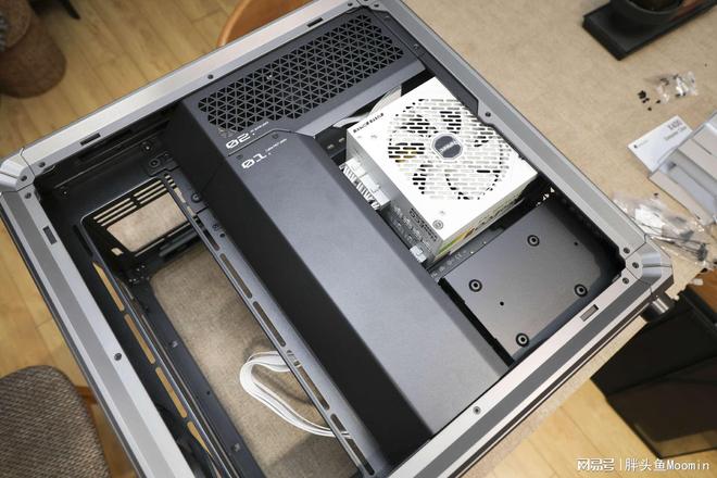 im电竞网站不仅颜值出众更兼顾散热的电竞海景房机箱乔思伯X400来了(图30)
