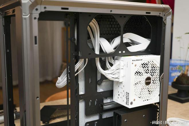 im电竞网站不仅颜值出众更兼顾散热的电竞海景房机箱乔思伯X400来了(图28)