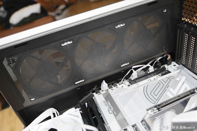 im电竞网站不仅颜值出众更兼顾散热的电竞海景房机箱乔思伯X400来了(图43)