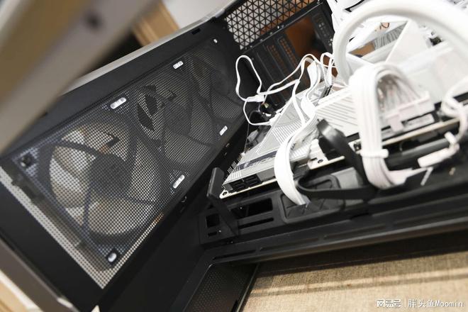 im电竞网站不仅颜值出众更兼顾散热的电竞海景房机箱乔思伯X400来了(图33)