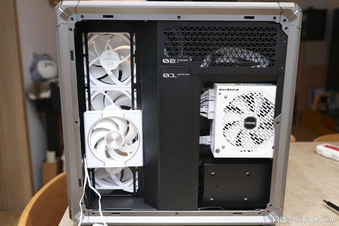 im电竞网站不仅颜值出众更兼顾散热的电竞海景房机箱乔思伯X400来了(图36)