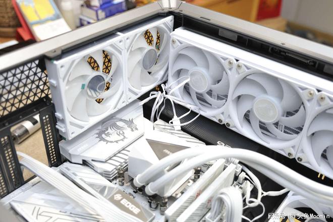 im电竞网站不仅颜值出众更兼顾散热的电竞海景房机箱乔思伯X400来了(图34)