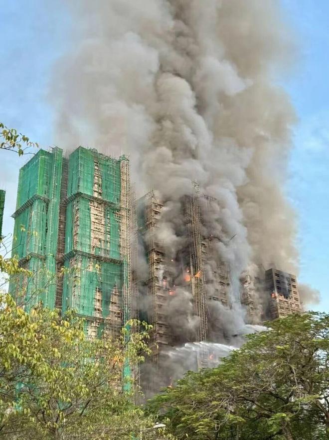 im电竞香港致命大火之前小区卷入33亿公修纠纷(图2)